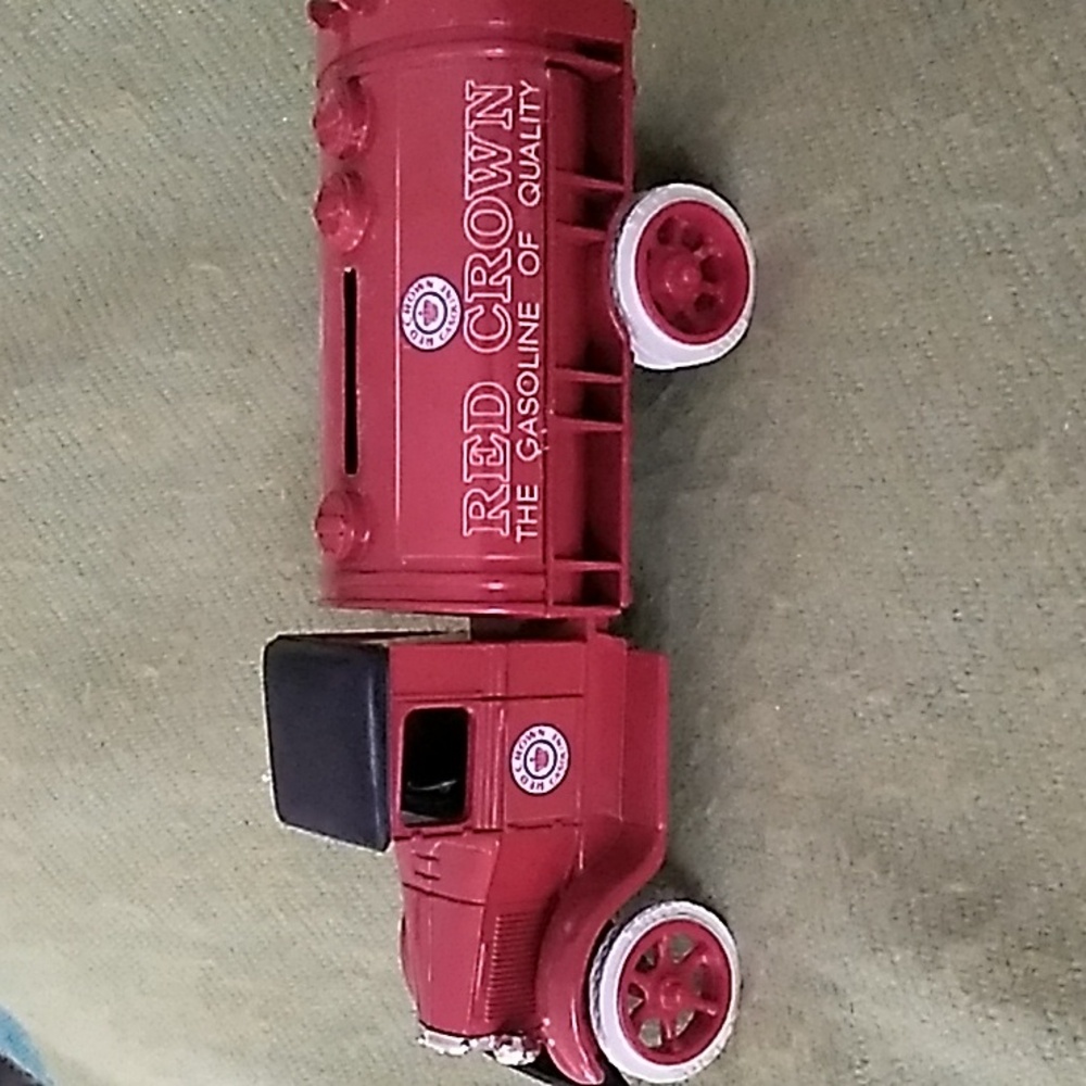 Vintage ERTL Gulf 1931 Hawkeye Tanker Bank